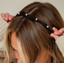 Load image into Gallery viewer, Bailey Pearl Headband
