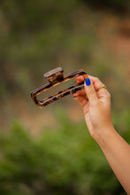 Load image into Gallery viewer, Talia Claw Clip (5 Colors)
