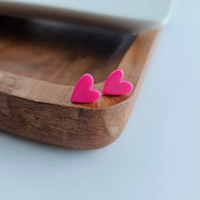 Load image into Gallery viewer, Hailee Hand Drawn Heart Earrings
