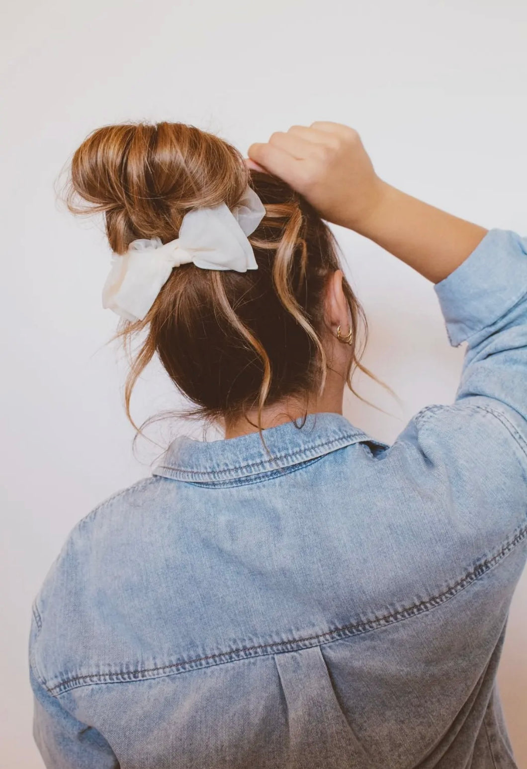 Bianca Scrunchie Bow (Cream)