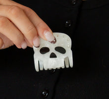 Load image into Gallery viewer, Stacey Skull Claw
