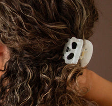 Load image into Gallery viewer, Stacey Skull Claw
